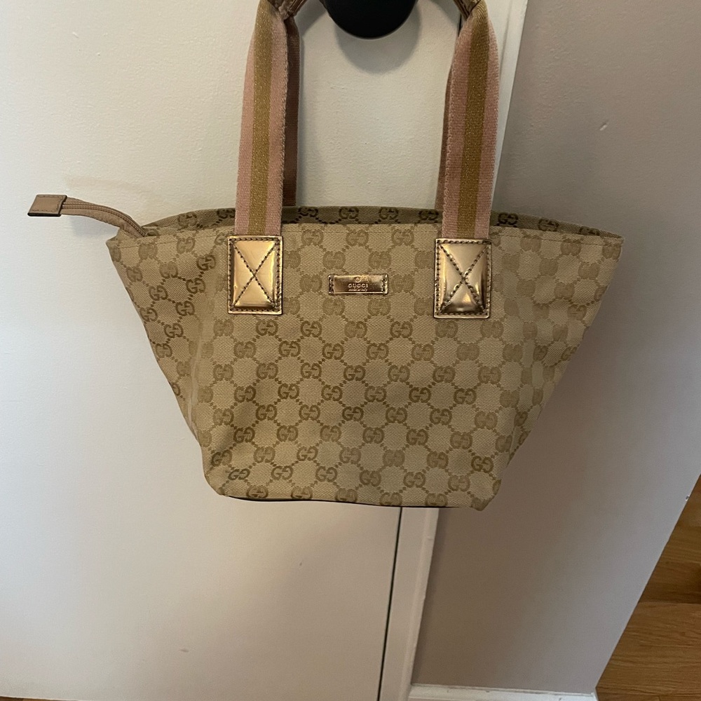 GUCCI GG Supreme Guccissima
Canvas/Leather with Sherry Stripe
Straps - Picture 6 of 11